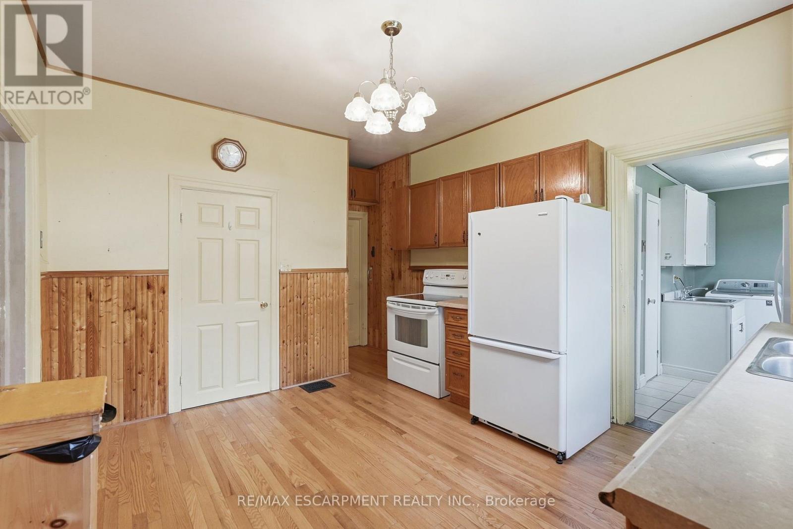 26 BROCK STREET, Brantford — photo 8