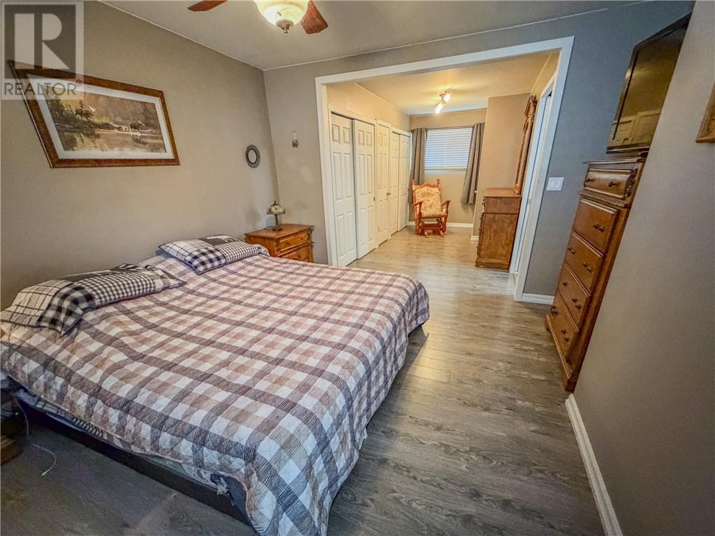 3 Cyr Street - 13
