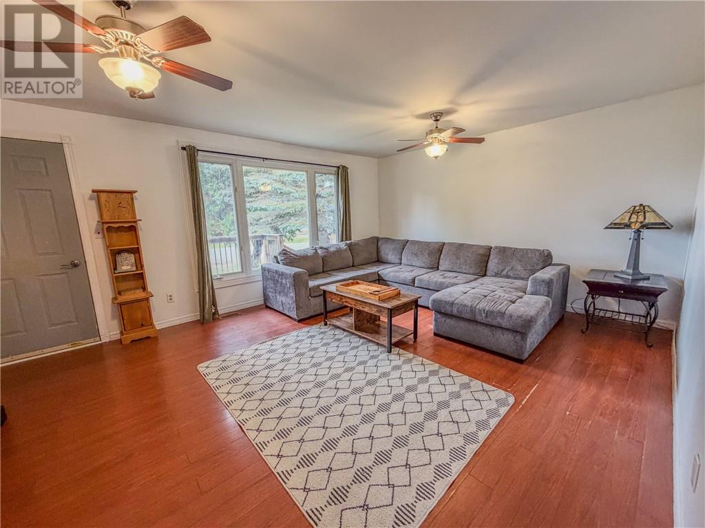 3 Cyr Street - 14