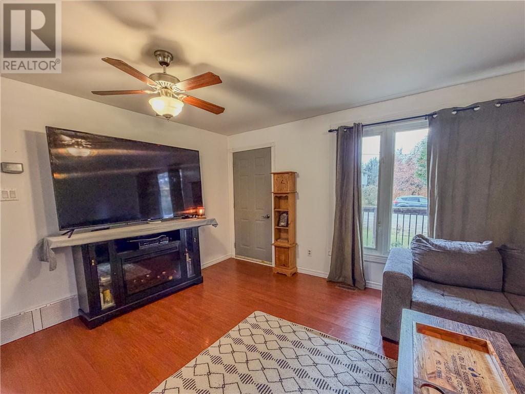 3 Cyr Street - 5