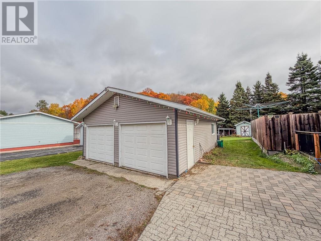 3 Cyr Street - 27