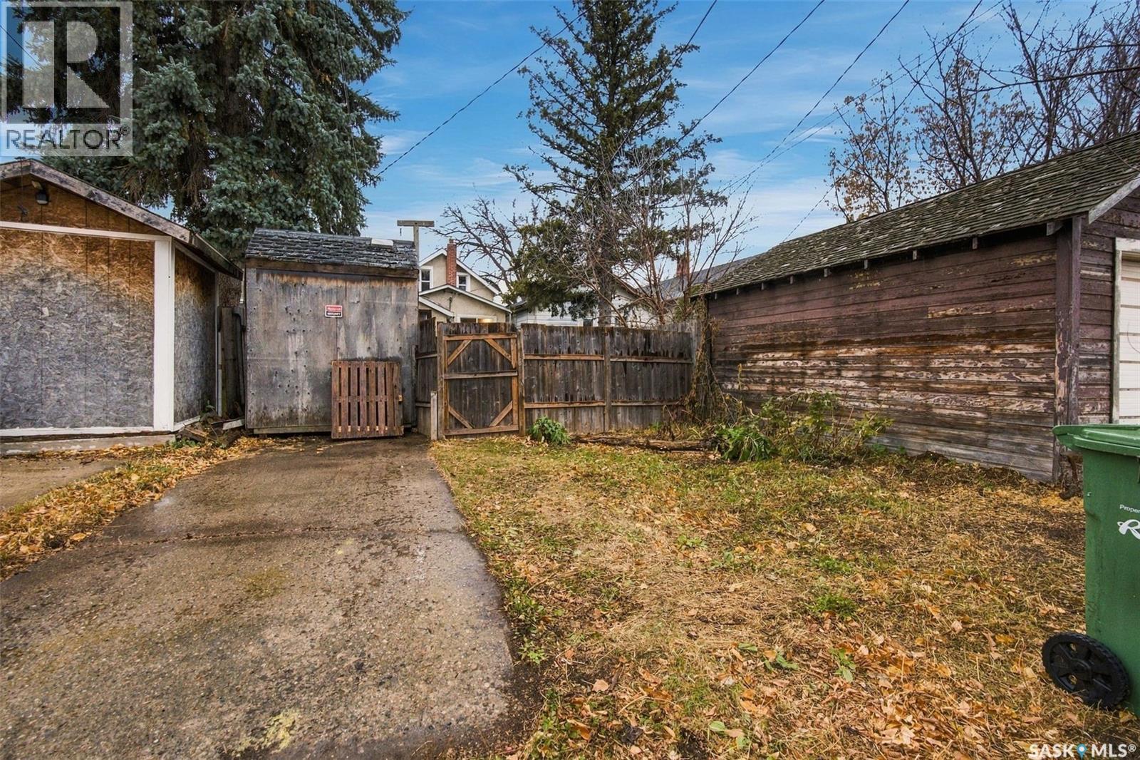 2069 MONTREAL STREET, Regina — photo 34