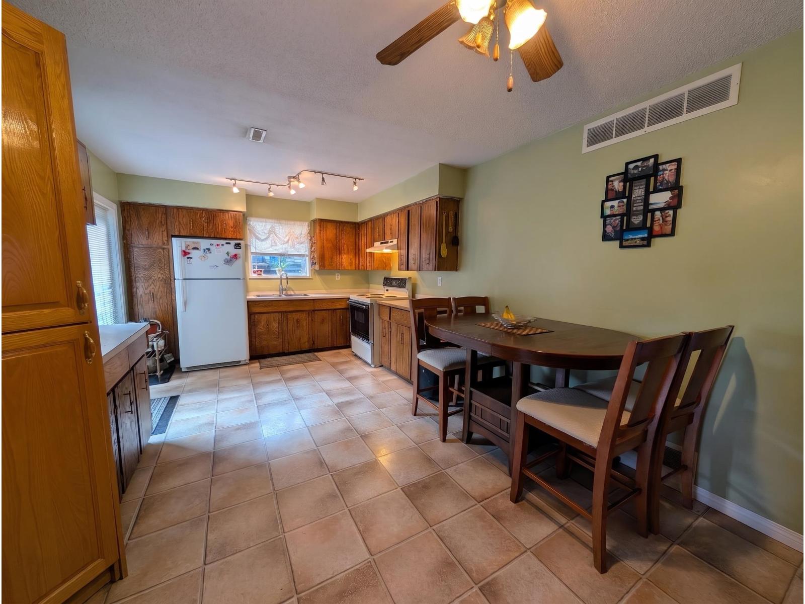 4 Bed, 2 Bath House for Sale in Langley – 27054 28A AVENUE, Langley – MLS# R3179575 - Image 5