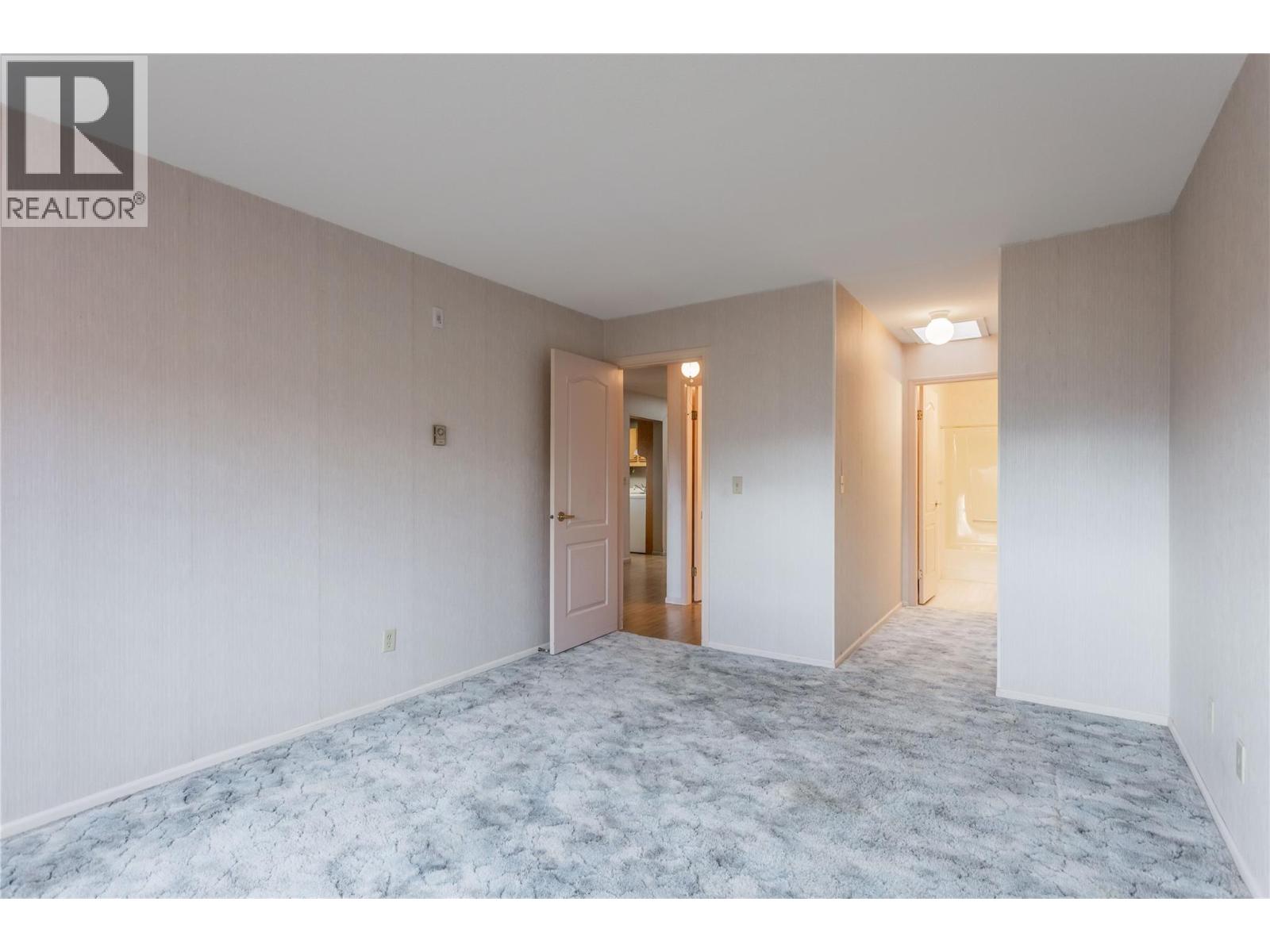 309 255 McIntosh Road, Kelowna
