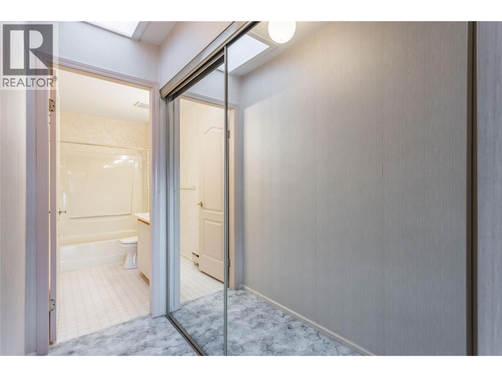 309 255 McIntosh Road, Kelowna