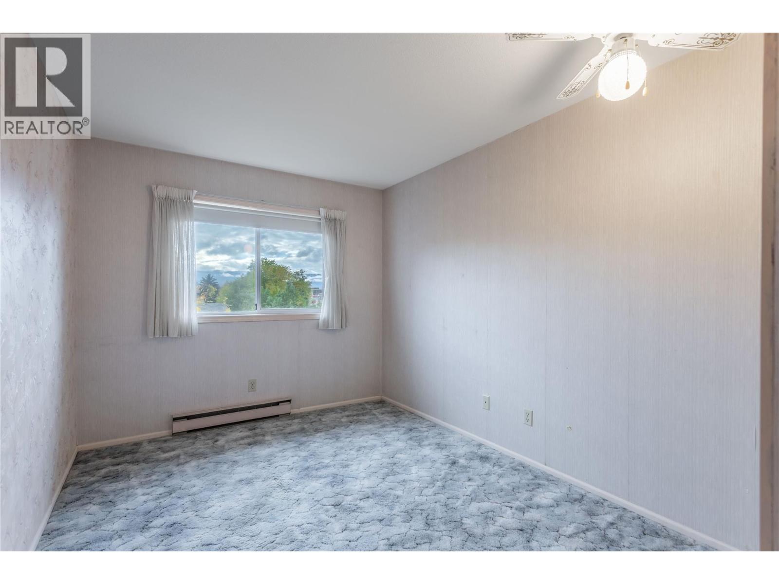 309 255 McIntosh Road, Kelowna