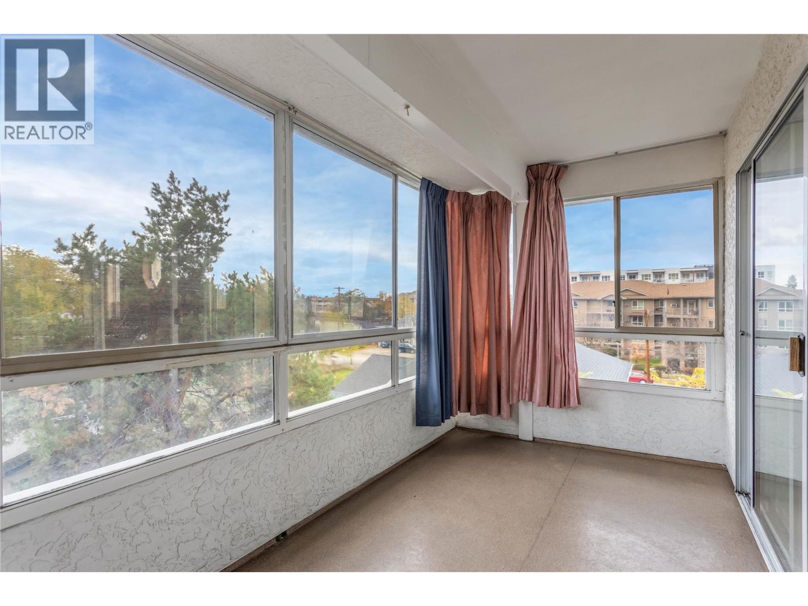309 255 McIntosh Road, Kelowna