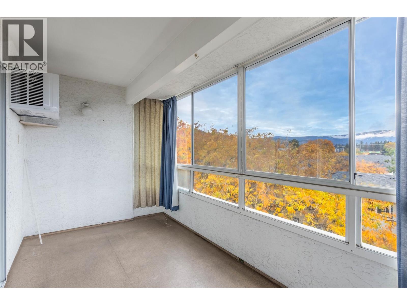 309 255 McIntosh Road, Kelowna
