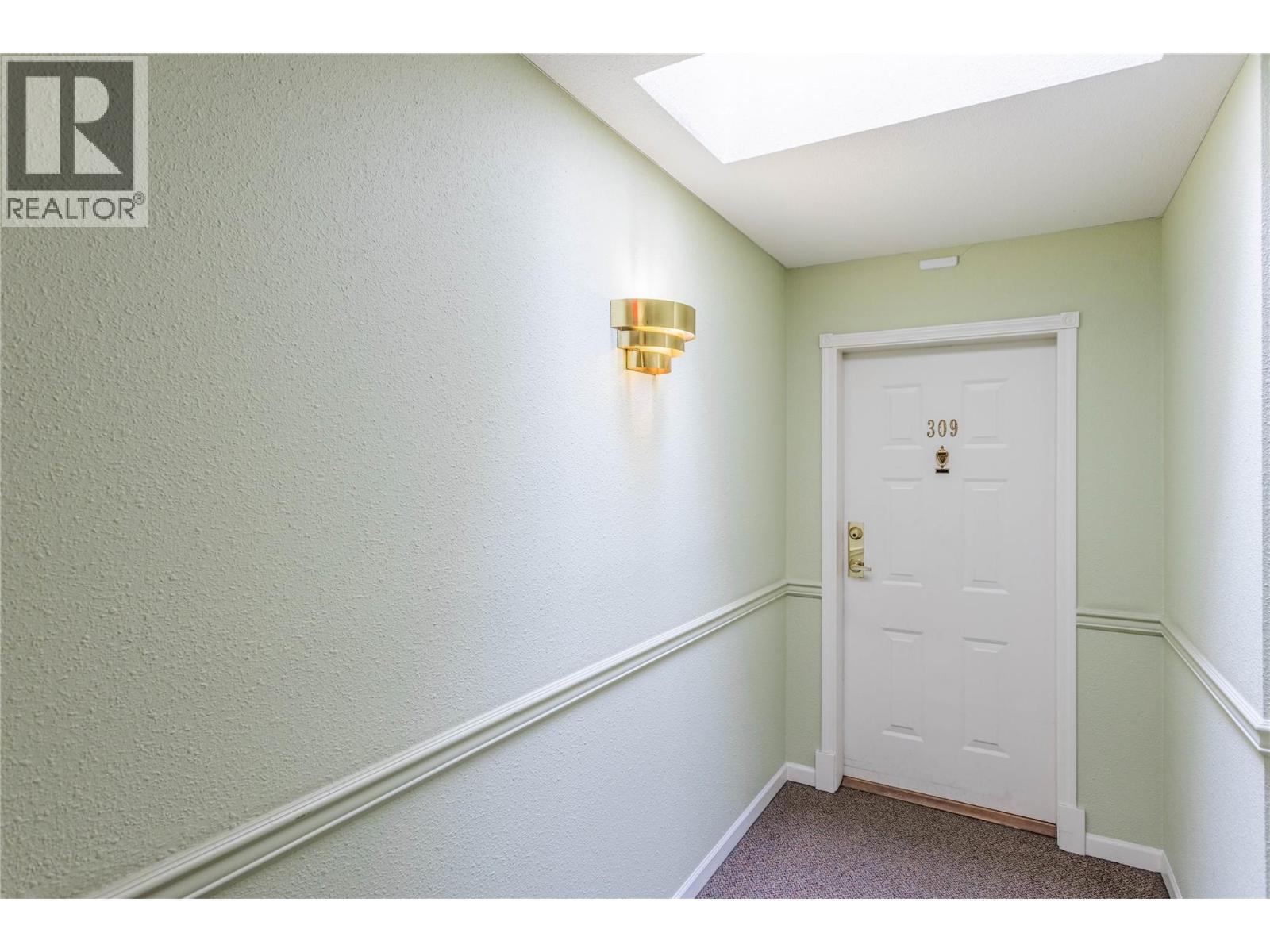 309 255 McIntosh Road, Kelowna