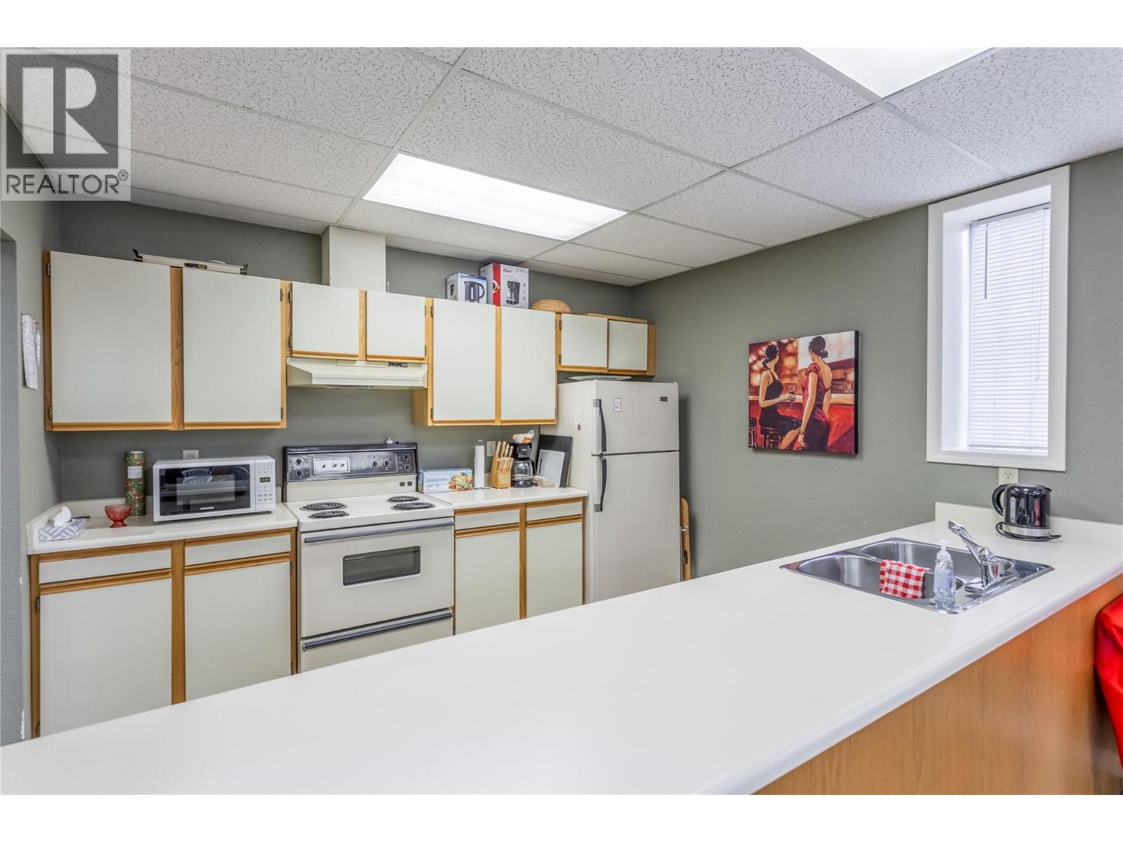 309 255 McIntosh Road, Kelowna