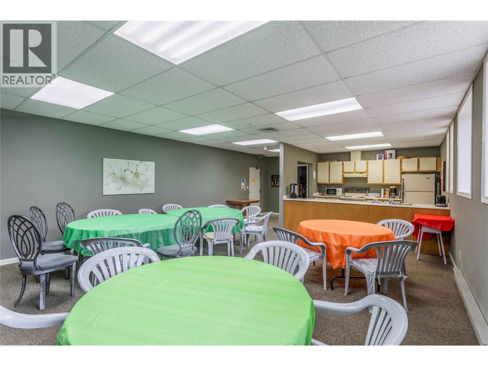 309 255 McIntosh Road, Kelowna
