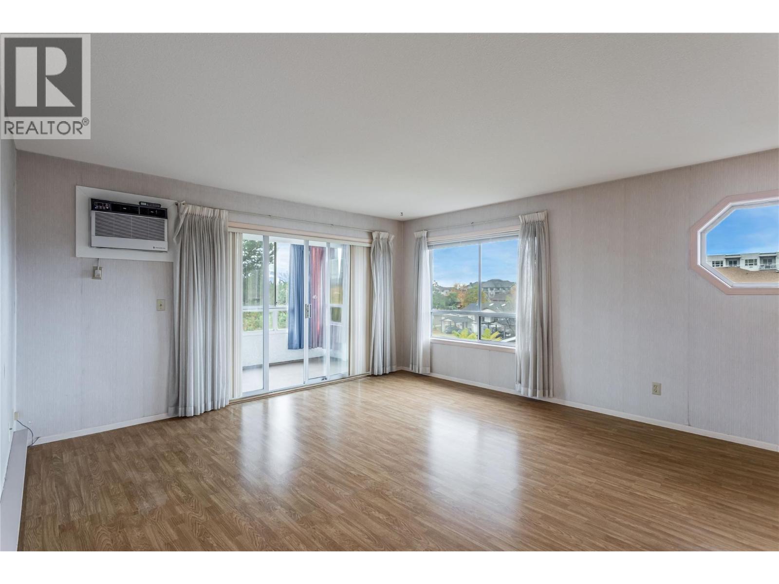 309 255 McIntosh Road, Kelowna