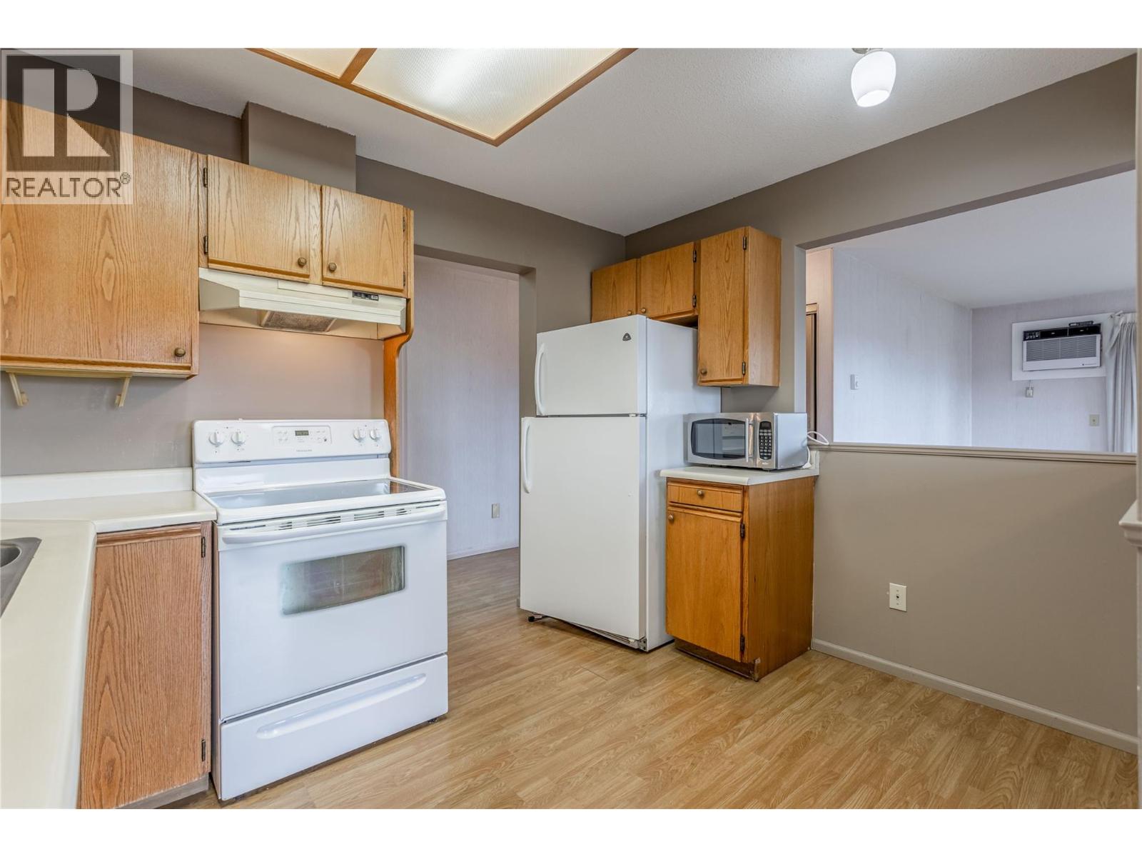 309 255 McIntosh Road, Kelowna