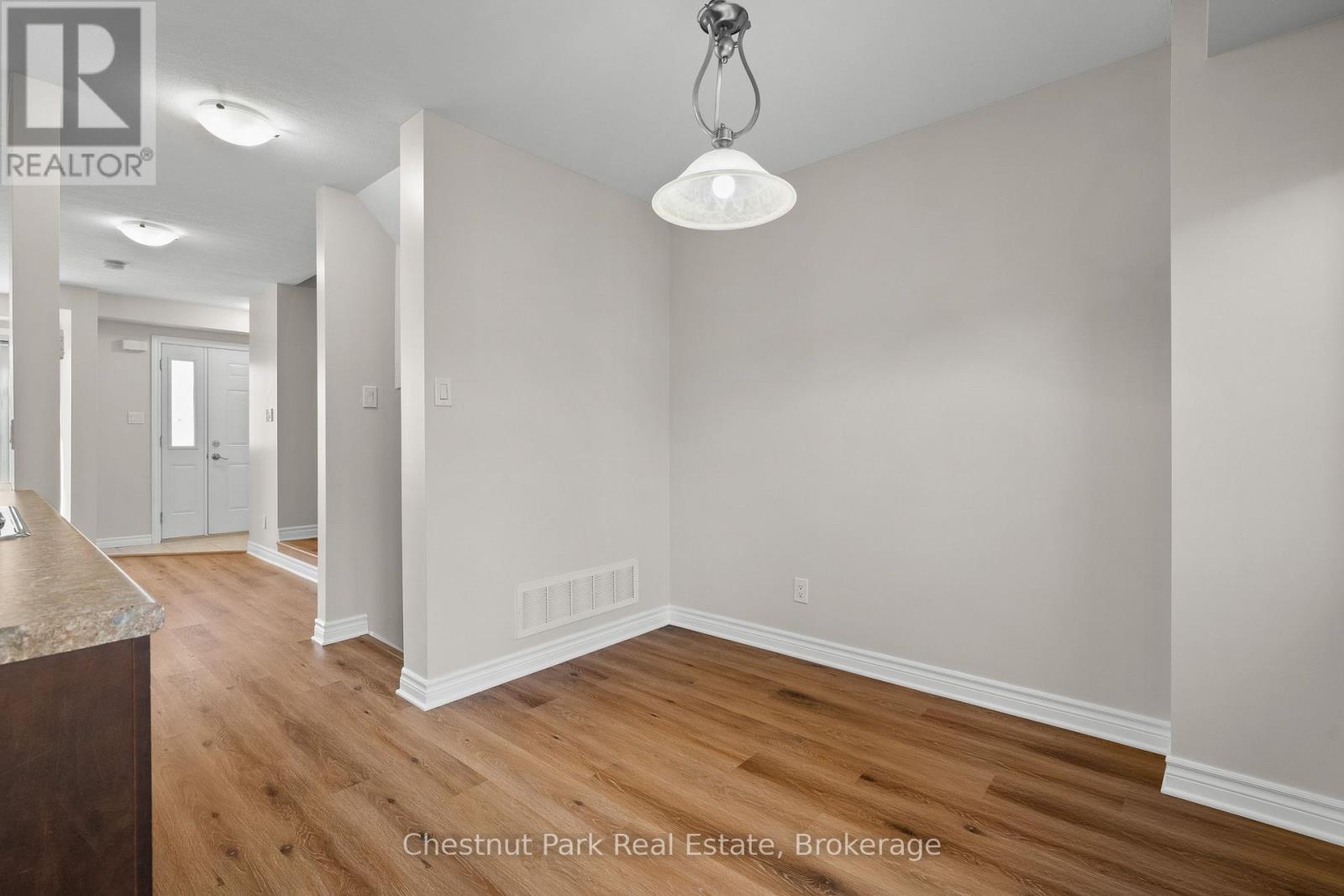 #5 37 SILVER STREET - 12
