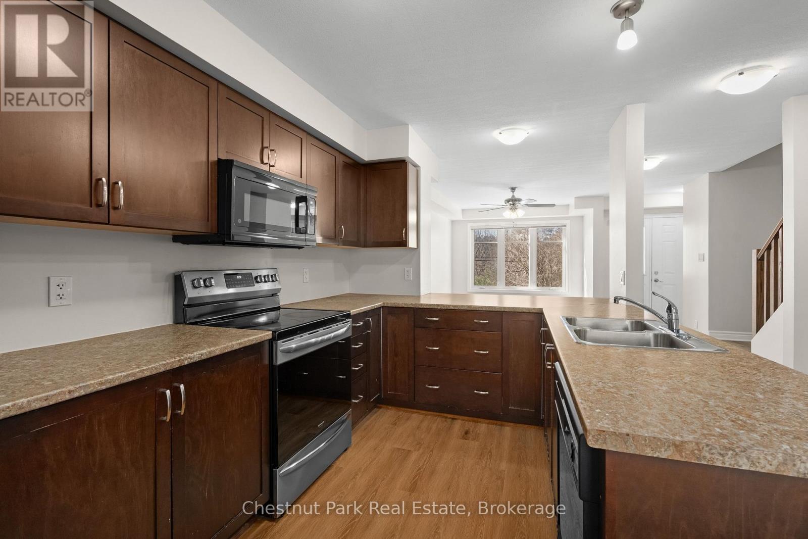 #5 37 SILVER STREET - 13