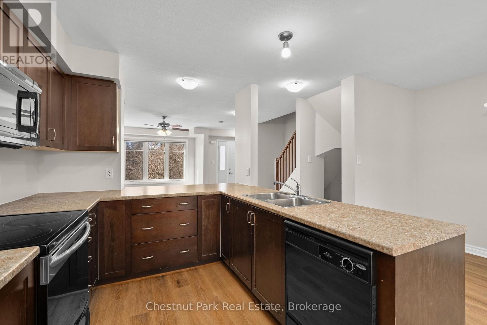 #5 37 SILVER STREET - 14