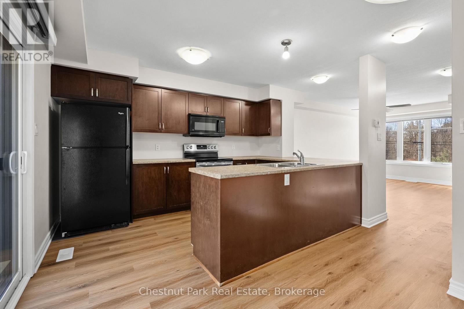 #5 37 SILVER STREET - 16