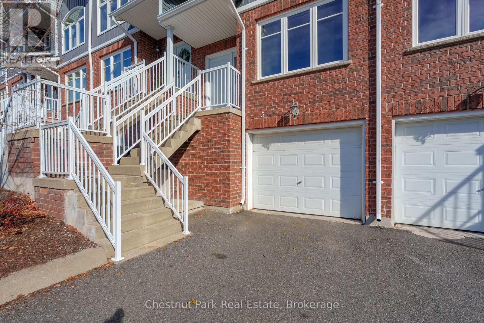 #5 37 SILVER STREET - 38