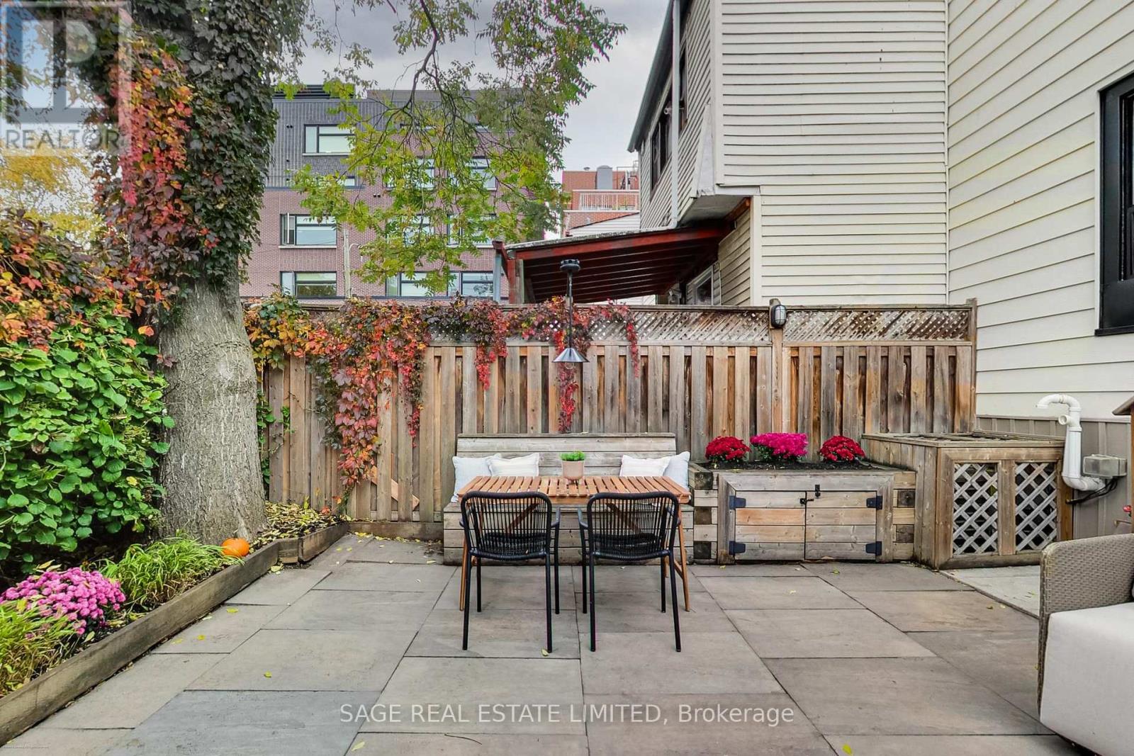 346 LESLIE STREET - 27