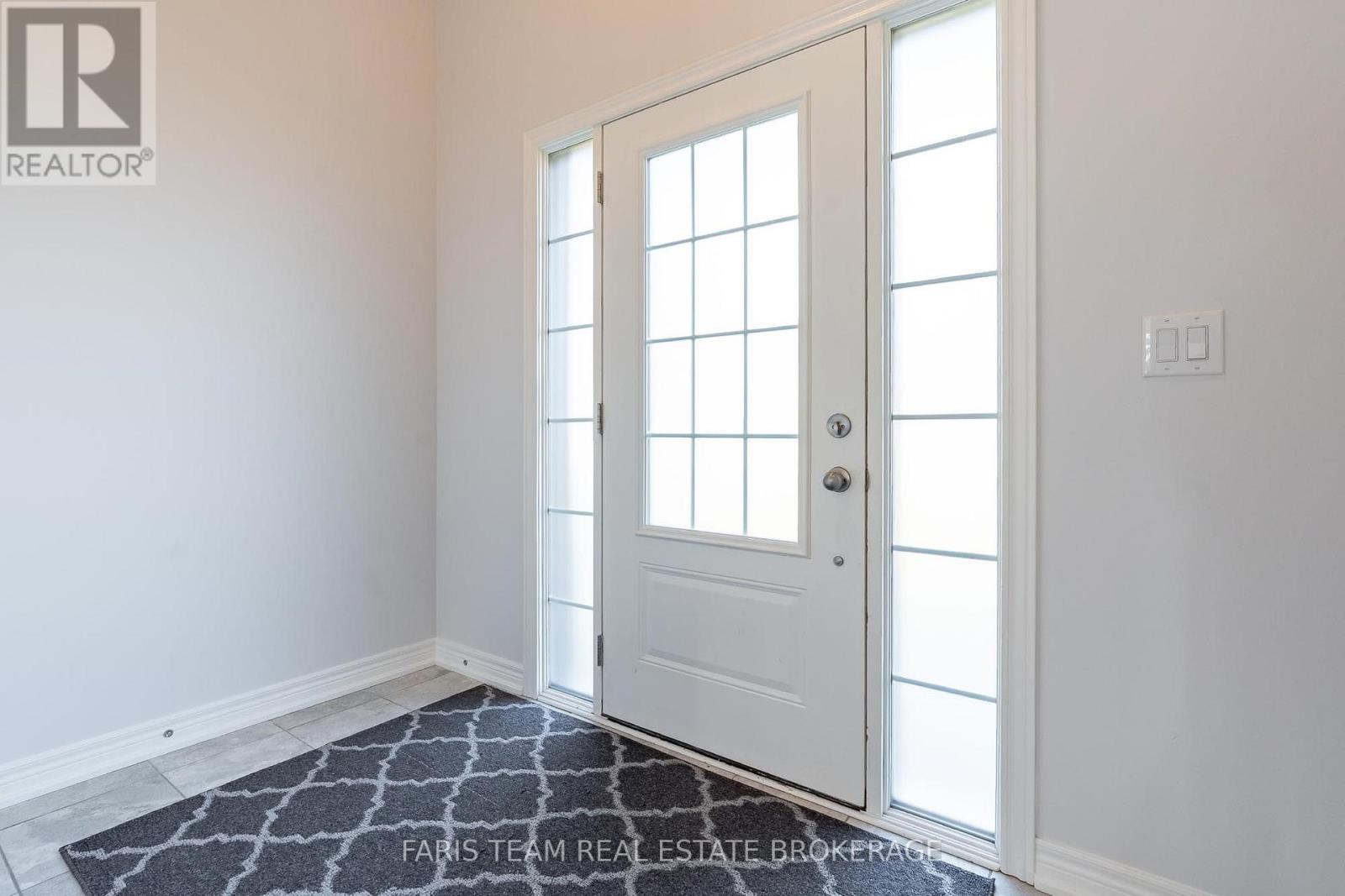 11 Churchlea Mews, Orillia photo 3