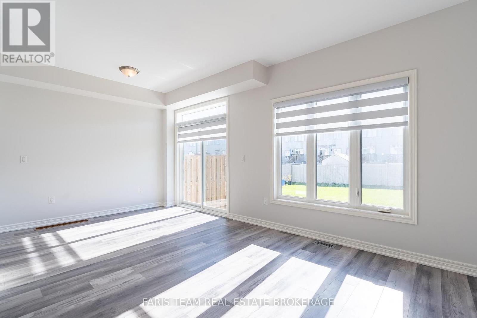 11 Churchlea Mews, Orillia photo 9
