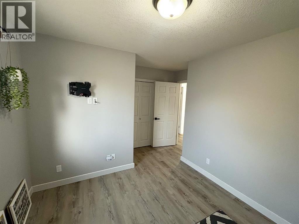 53 Aberdeen Road W, Lethbridge — photo 14