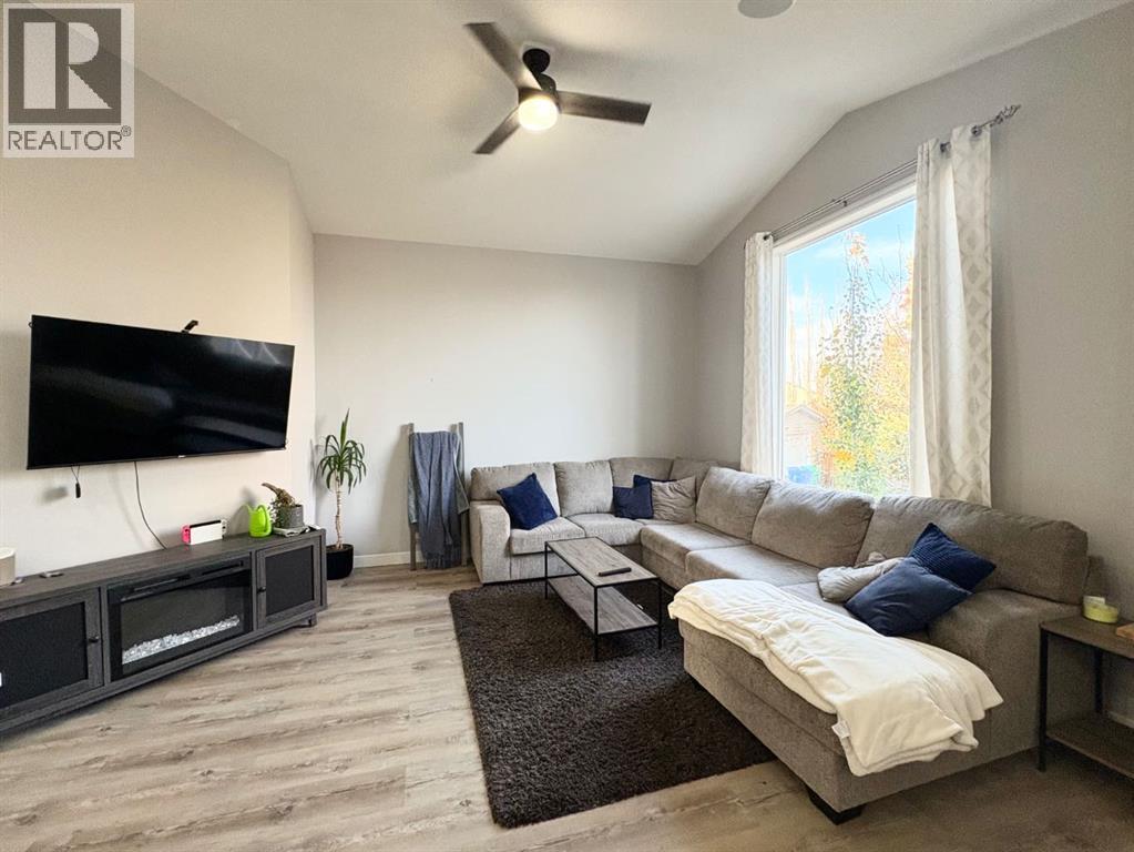 53 Aberdeen Road W, Lethbridge — photo 9