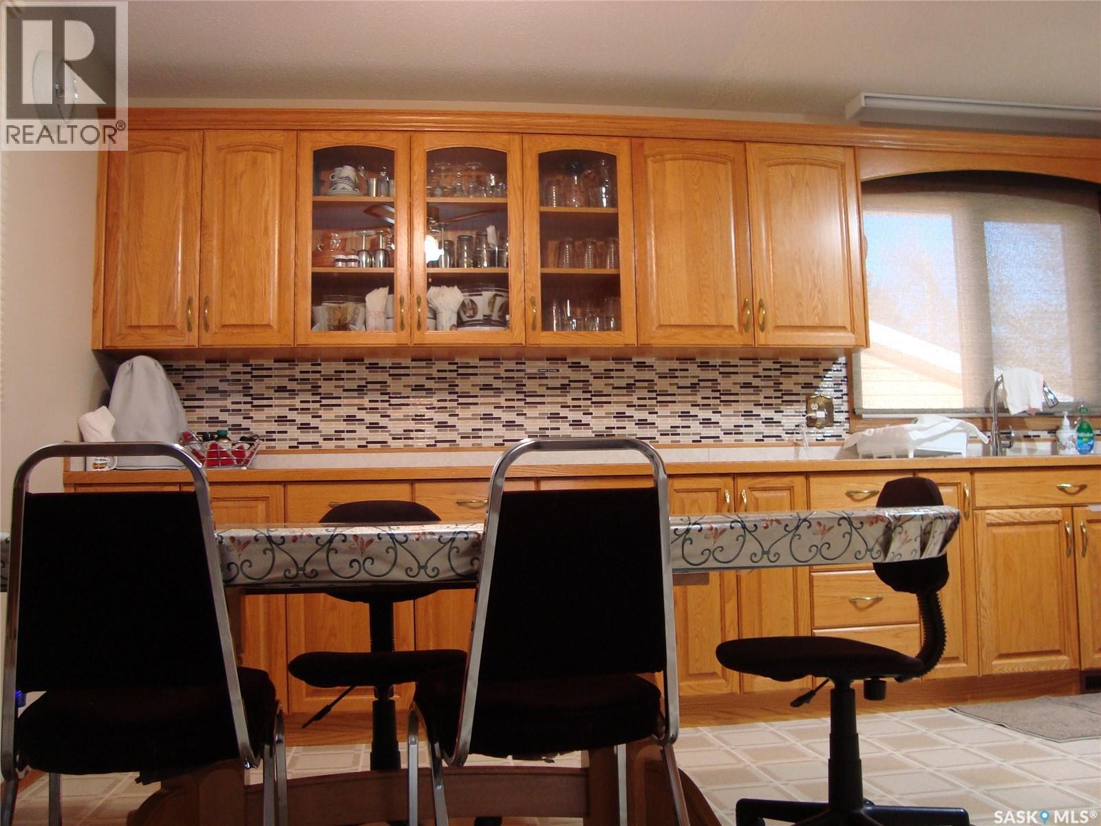 658 1st AVENUE NE, Swift Current — photo 3