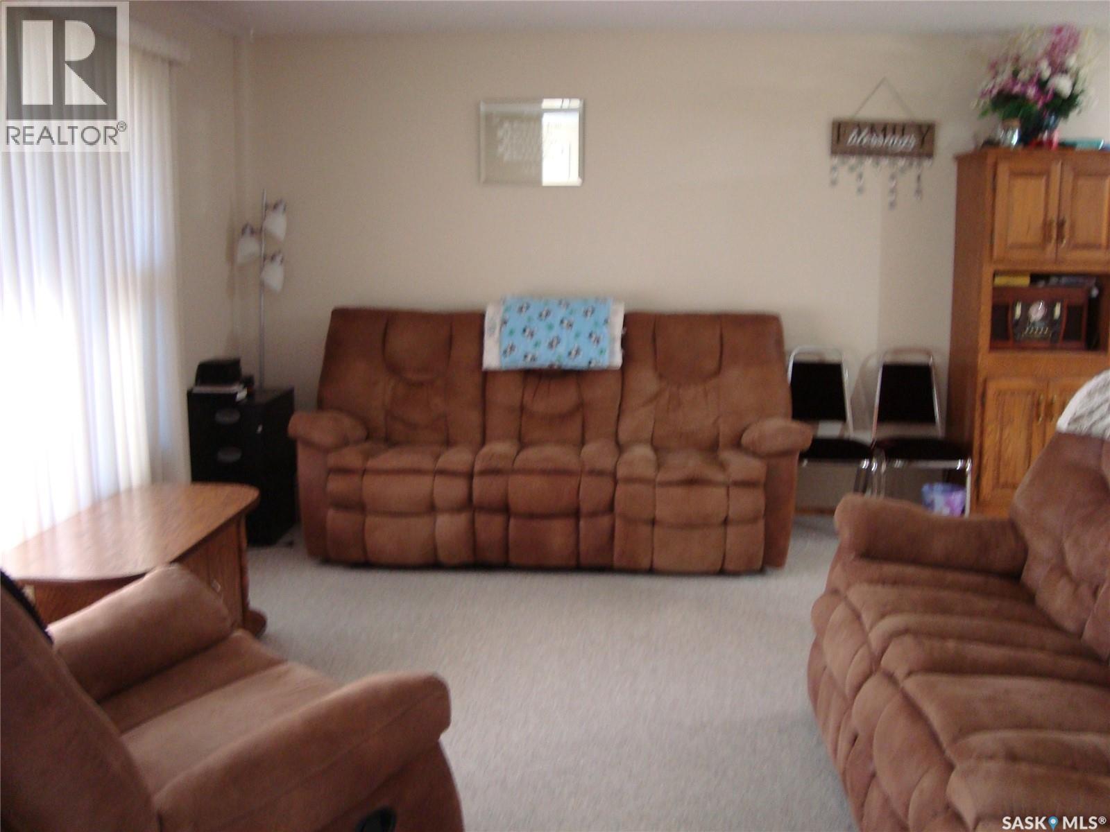 658 1st AVENUE NE, Swift Current — photo 4