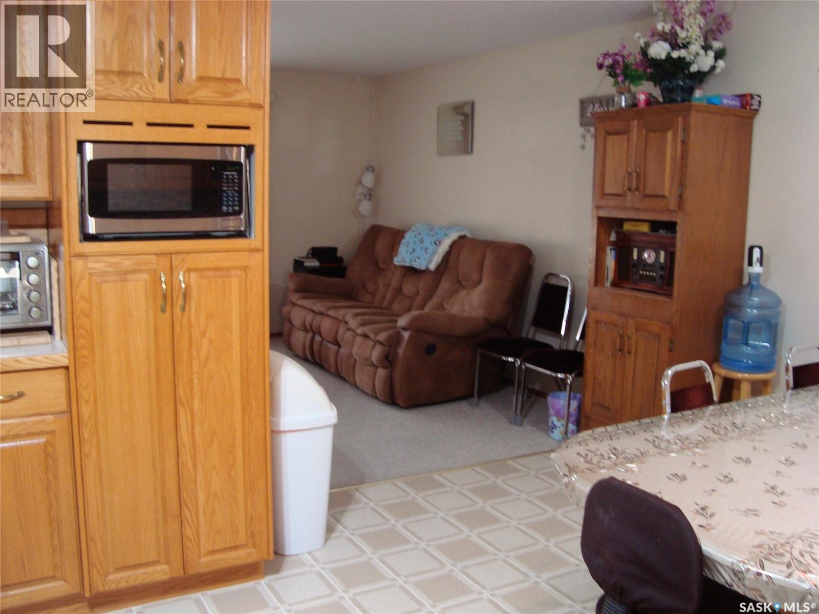 658 1st AVENUE NE, Swift Current — photo 5