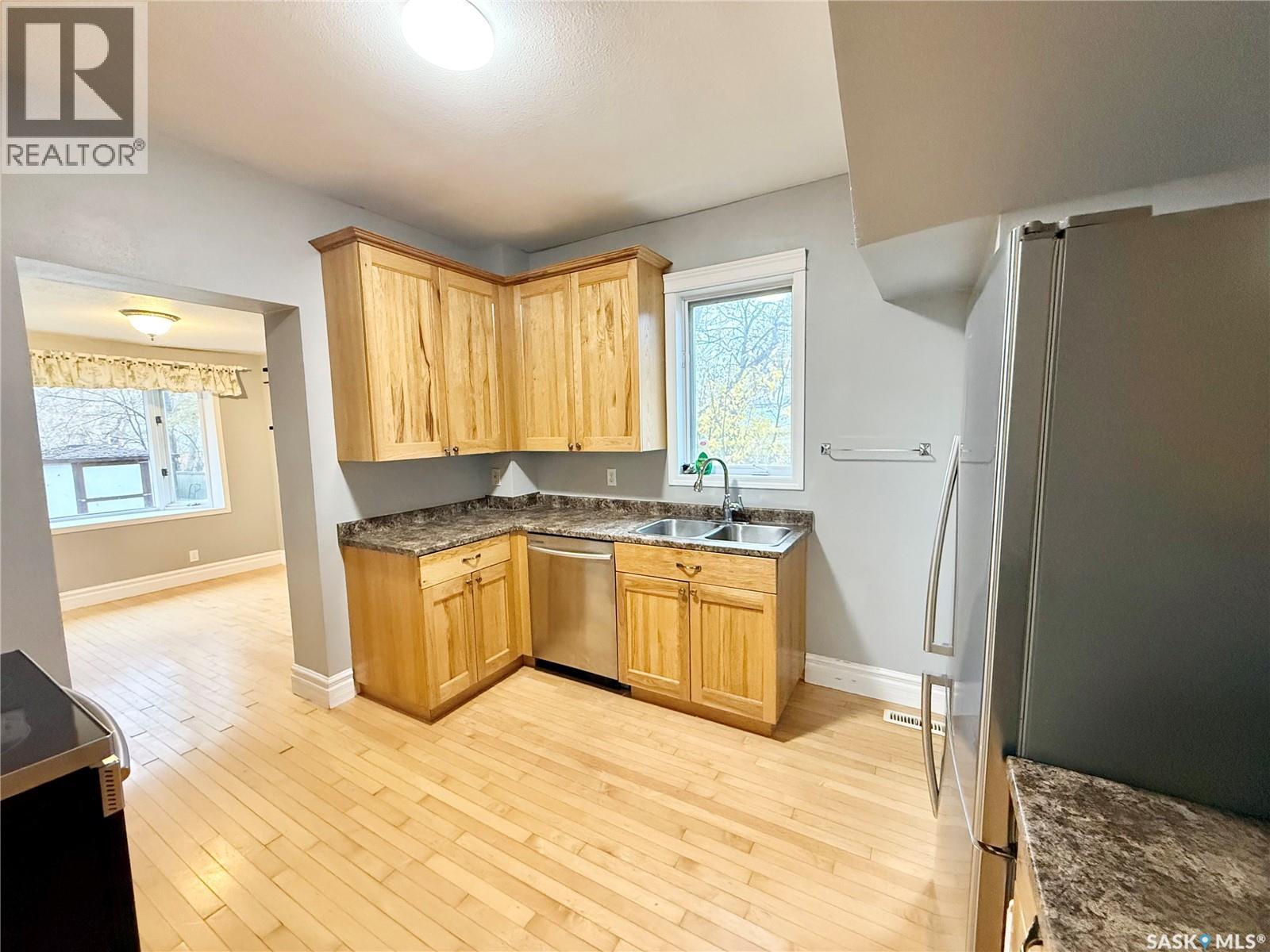 114 2nd AVENUE SE, Weyburn — photo 15