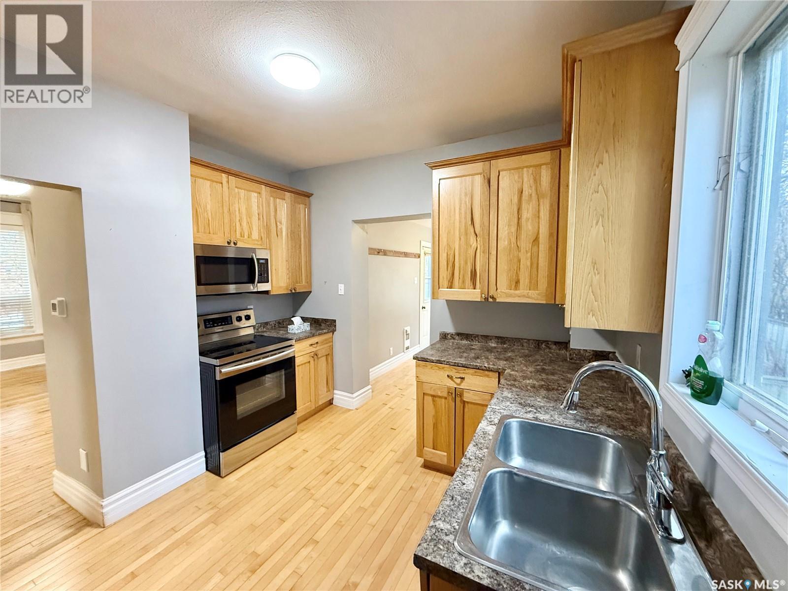 114 2nd AVENUE SE, Weyburn — photo 16