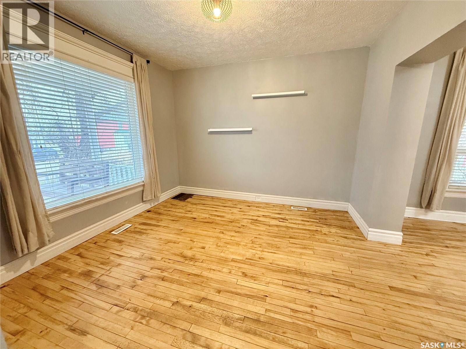 114 2nd AVENUE SE, Weyburn — photo 11