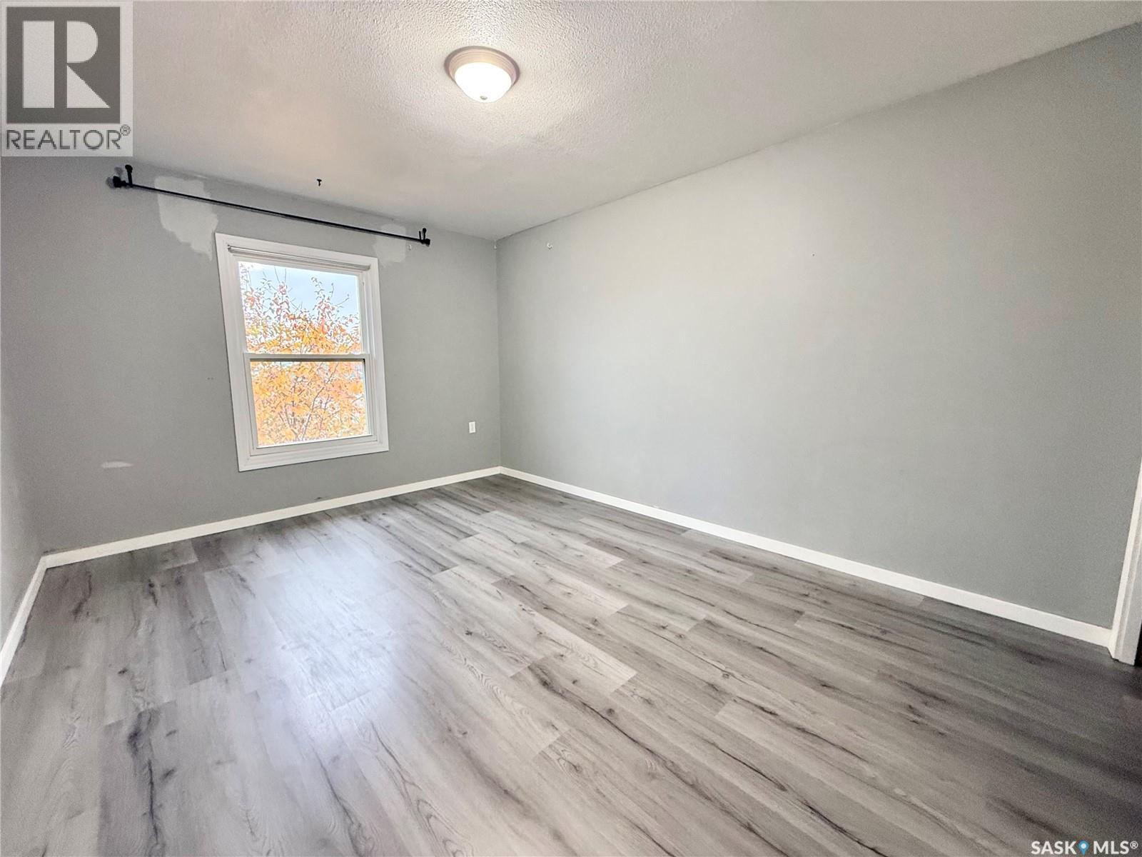 114 2nd AVENUE SE, Weyburn — photo 23
