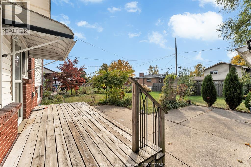 3145 MARK AVENUE, Windsor — photo 3