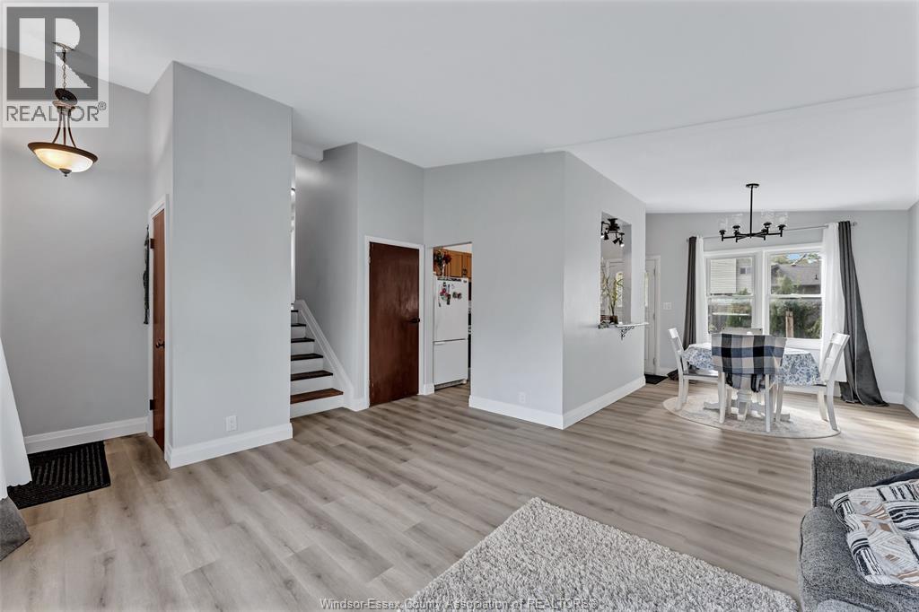 3145 MARK AVENUE, Windsor — photo 4