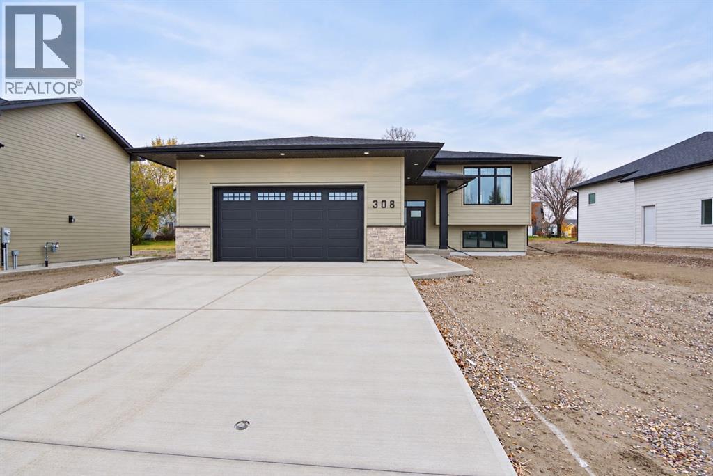 Photo of 308 10 Avenue W, Barnwell
