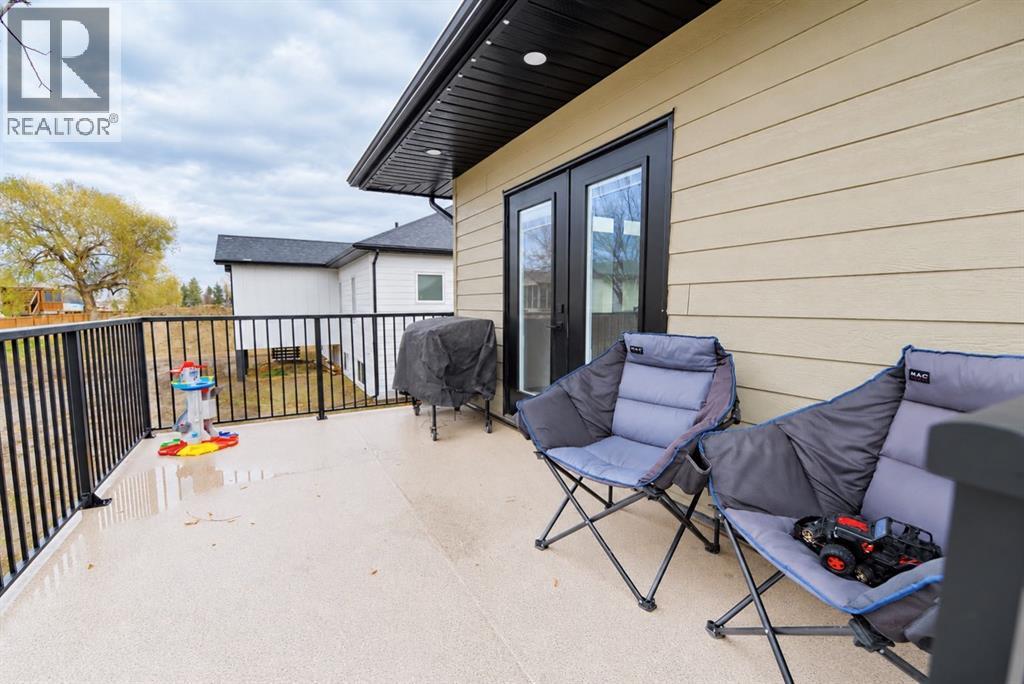 308 10 Avenue W, Barnwell — photo 29