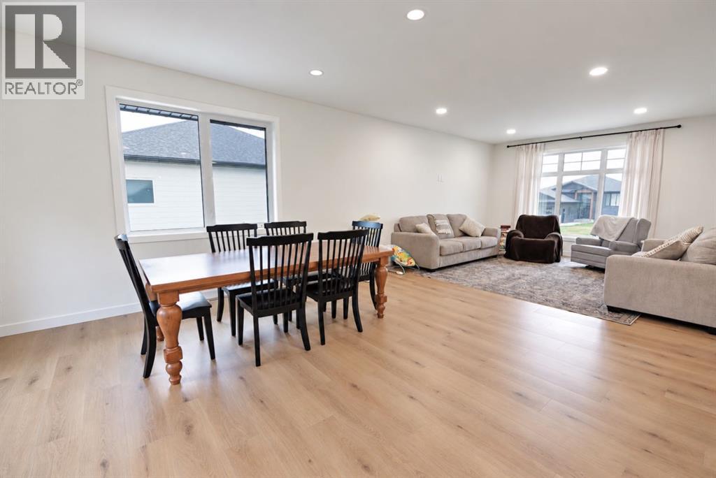 308 10 Avenue W, Barnwell — photo 8