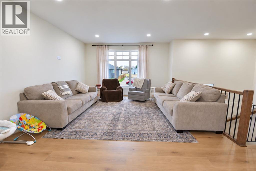 308 10 Avenue W, Barnwell — photo 9