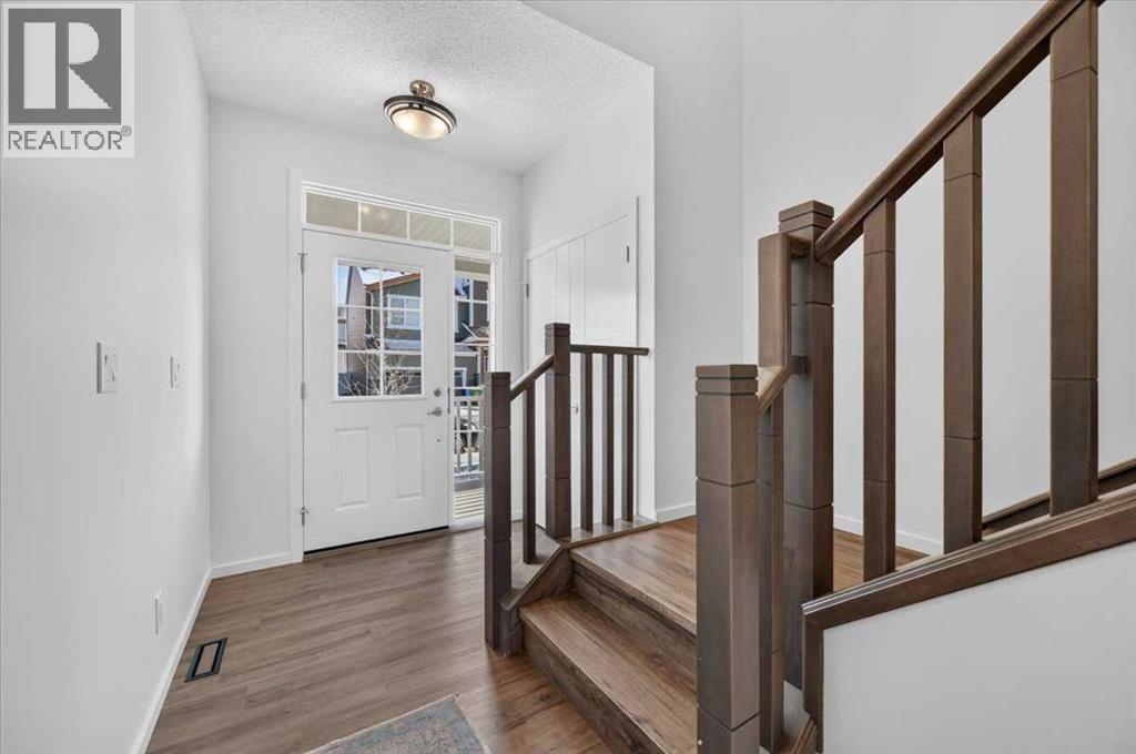 144 Carringham Way NW, Calgary — photo 3