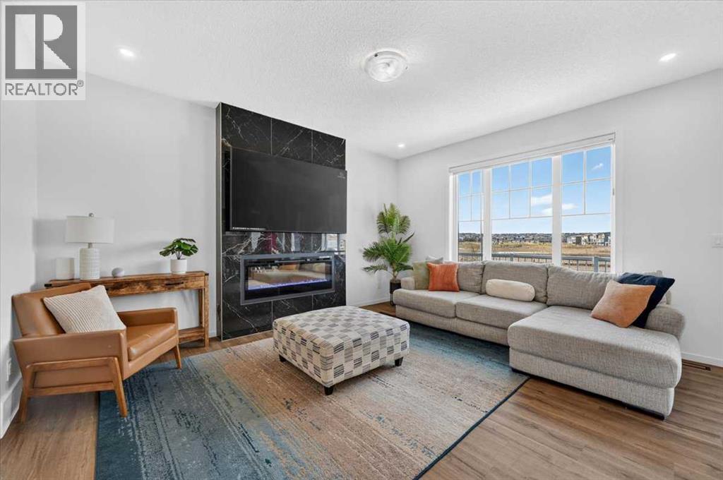 144 Carringham Way NW, Calgary — photo 4