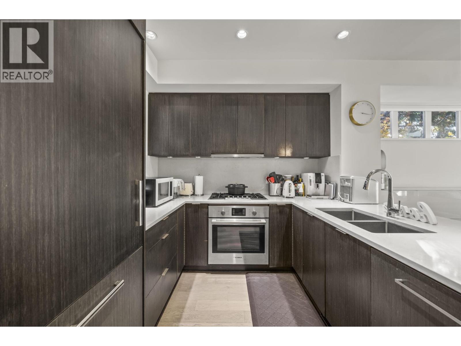 5552 OAK Street, Vancouver