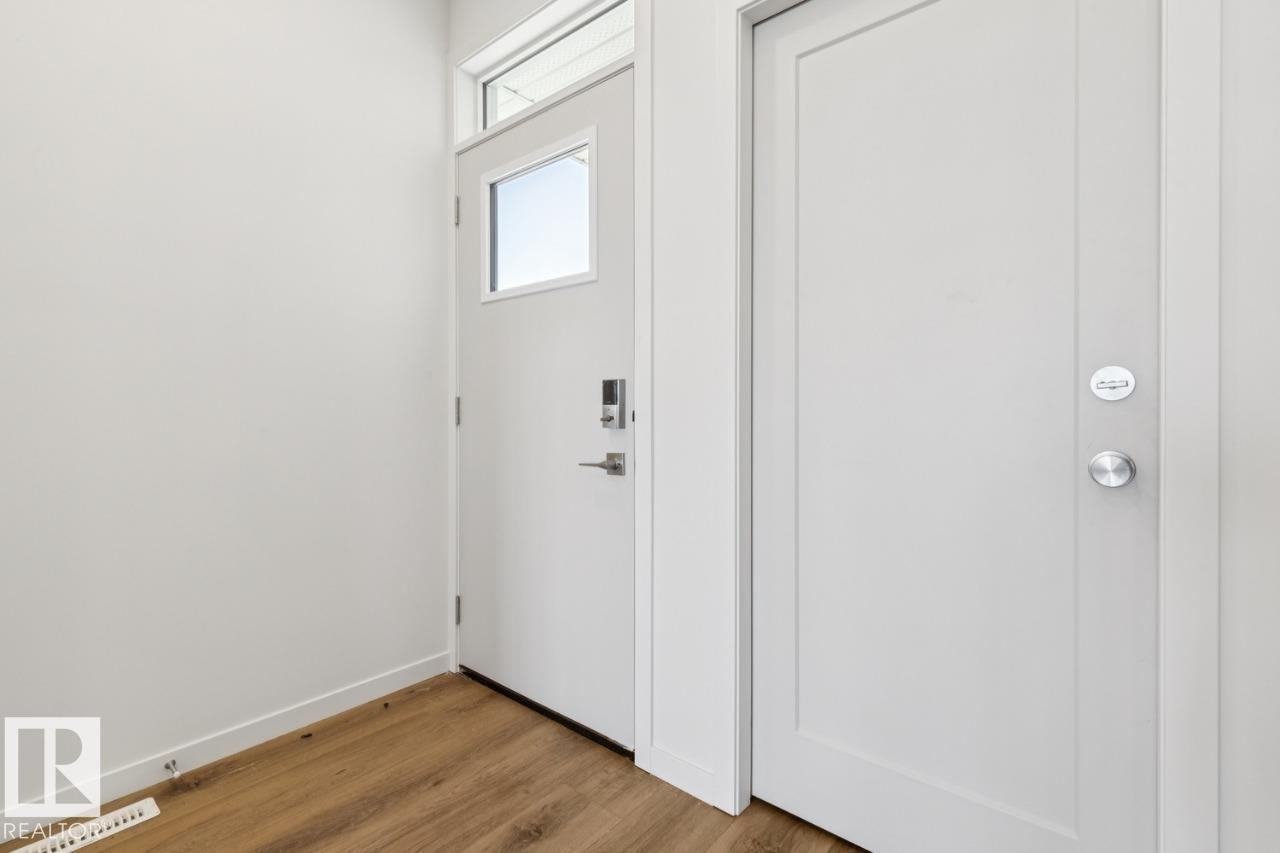 22522 83A AV NW, Edmonton — photo 2