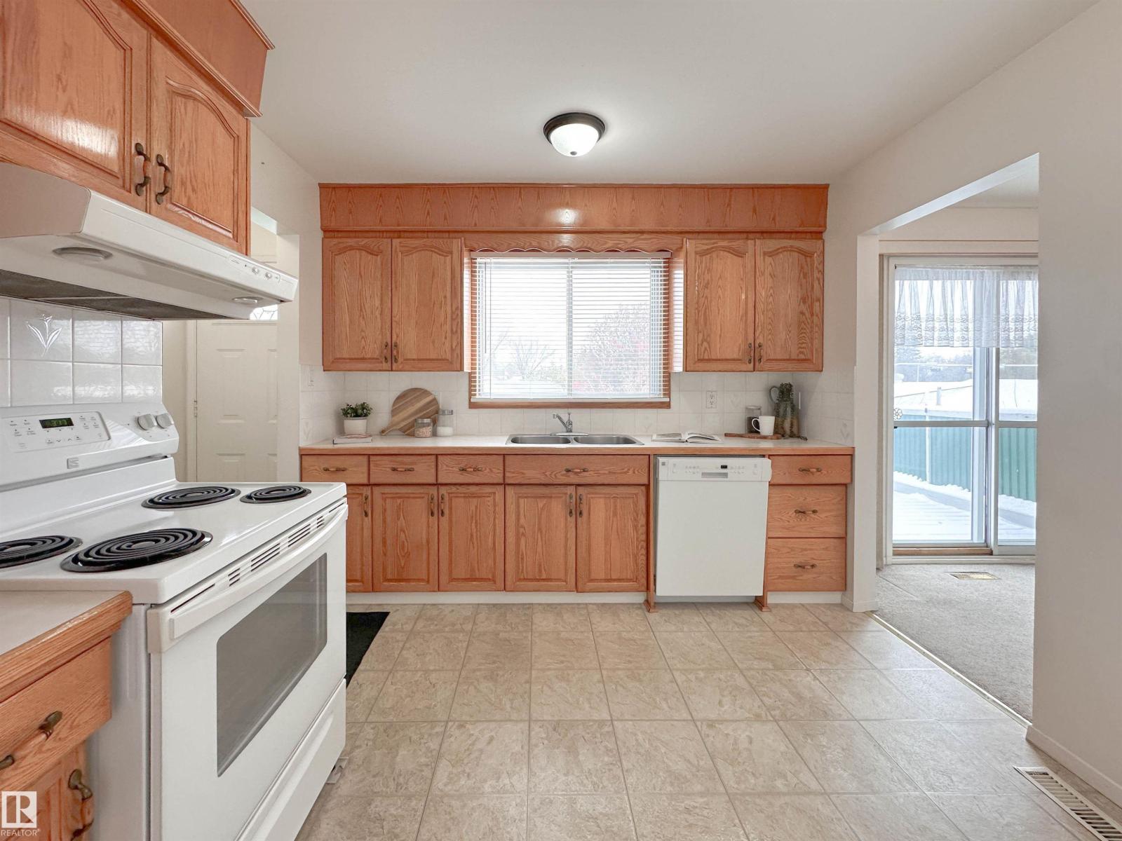14923 83 ST NW, Edmonton — photo 16