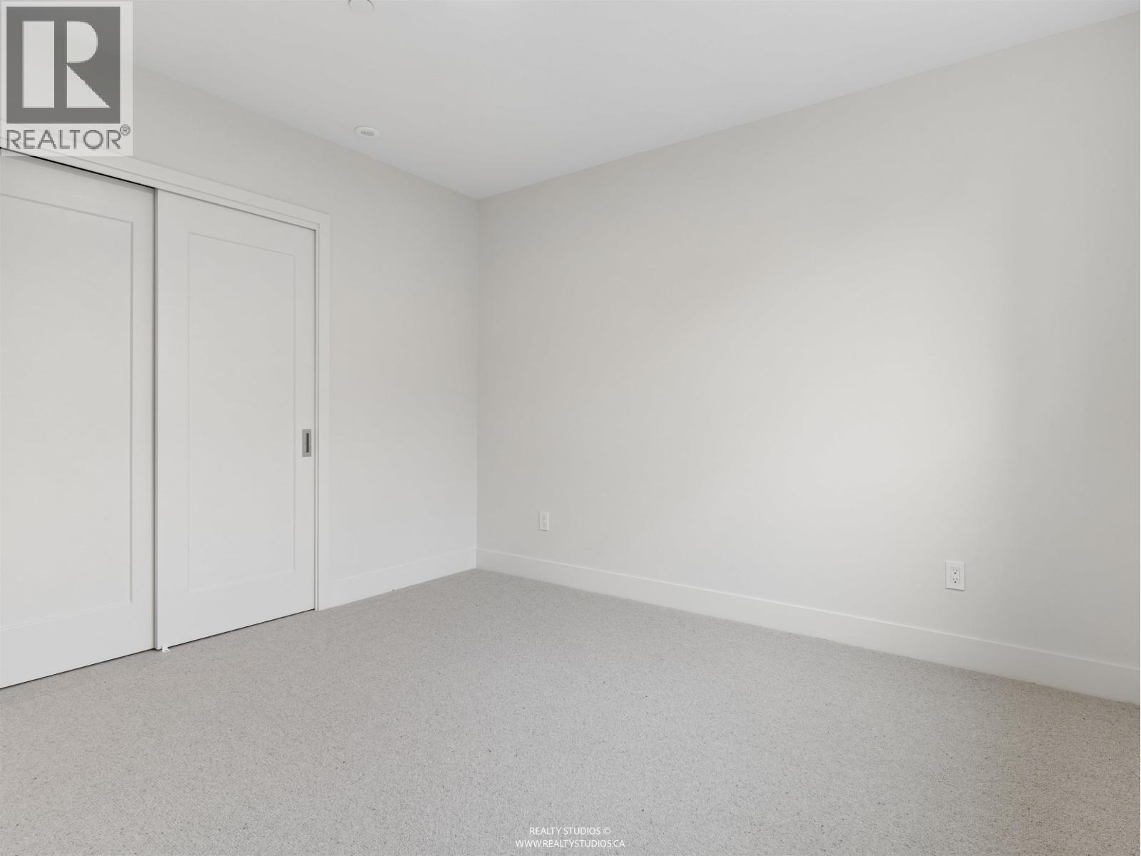 Photo 15 of 1 3058 W 34TH AVENUE