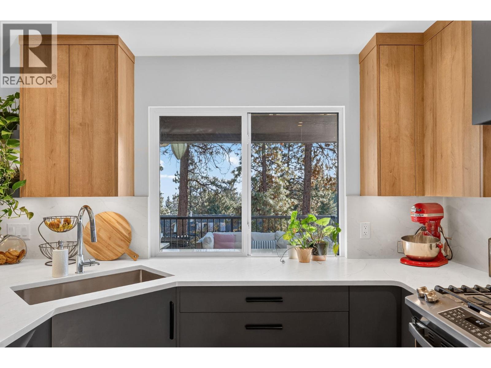  1605 Blackwood Drive, West Kelowna