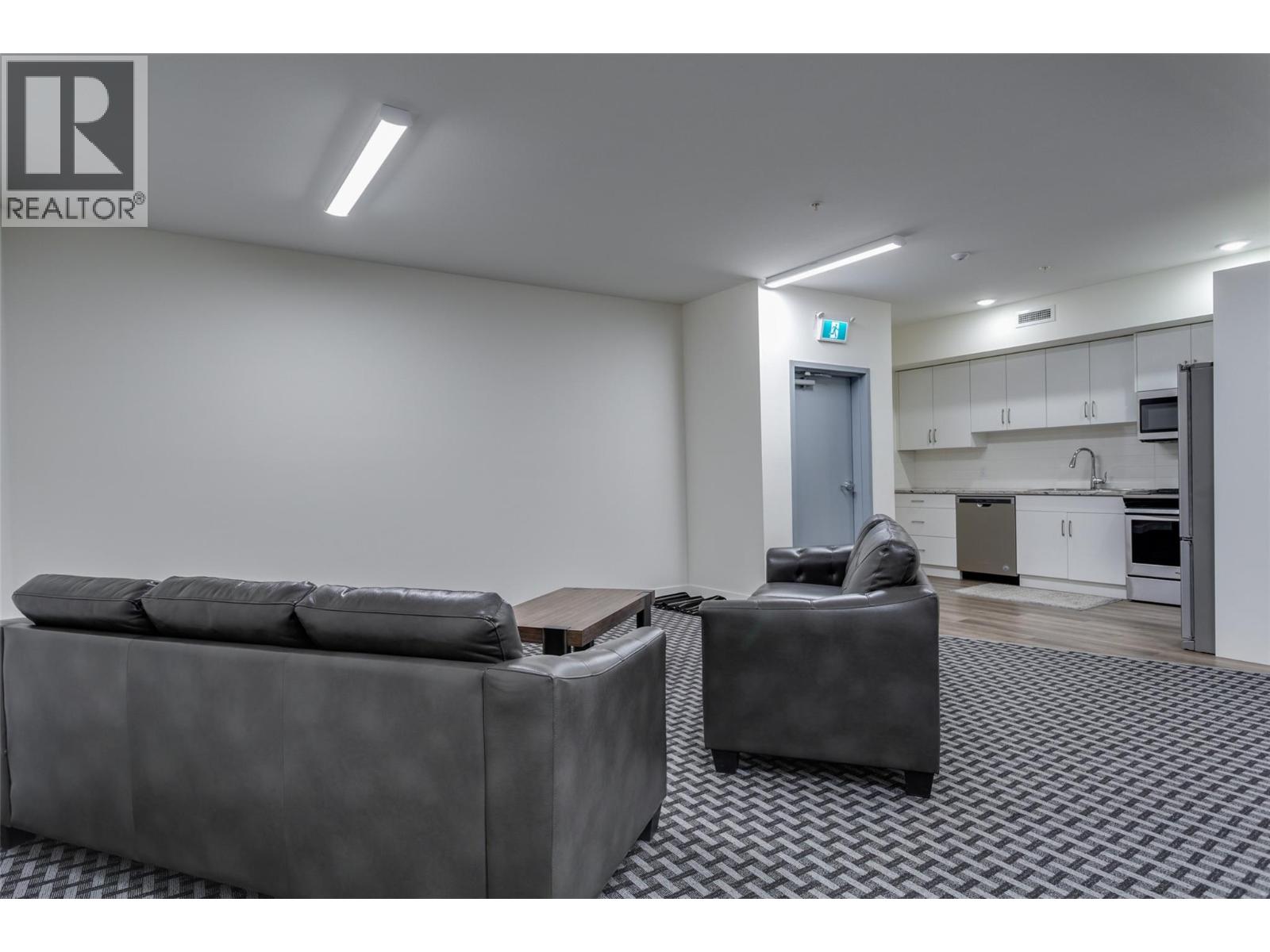 312 3090 Burtch Road, Kelowna