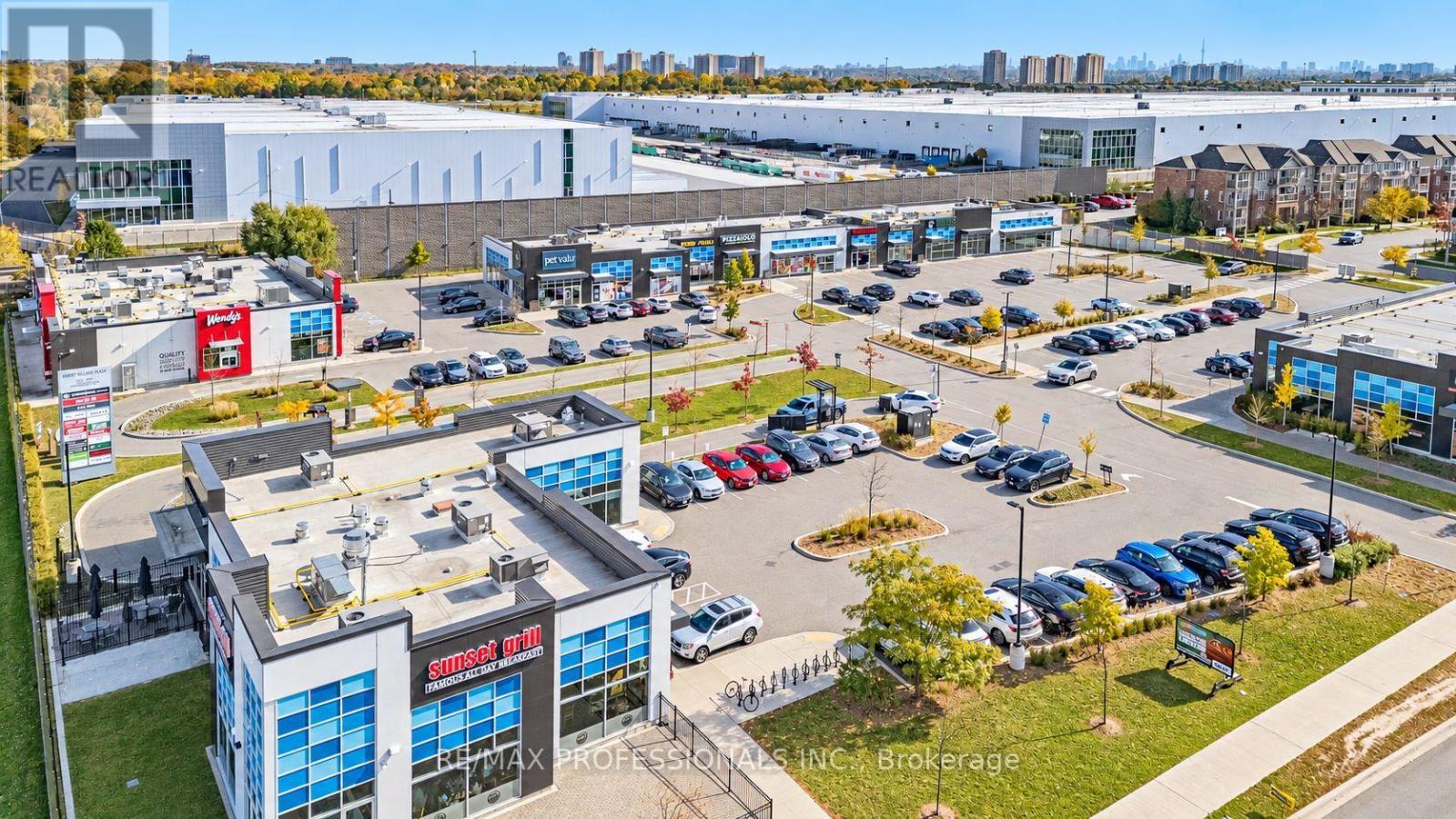 #11 2335 SHEPPARD AVENUE W - 41