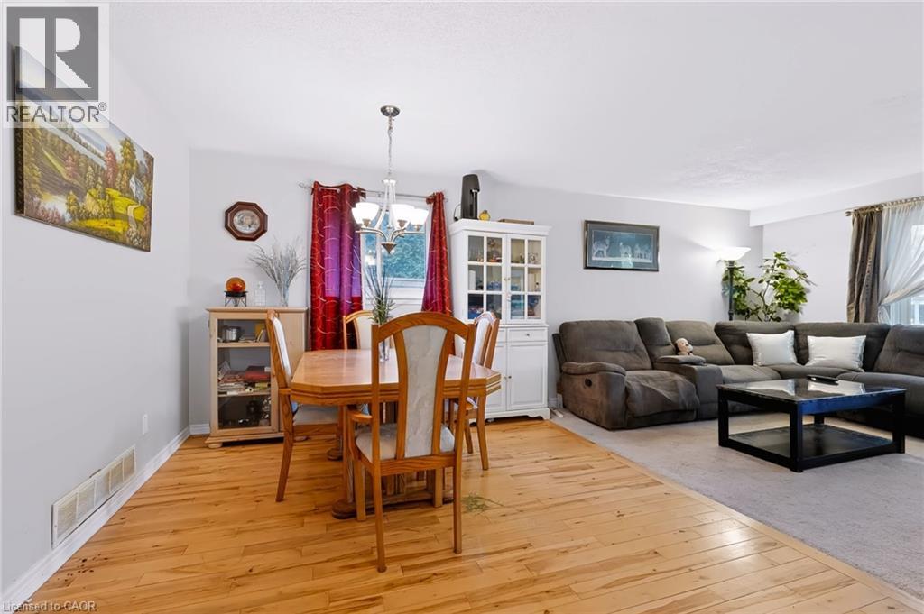 1334 SYCAMORE Drive, Burlington — photo 10